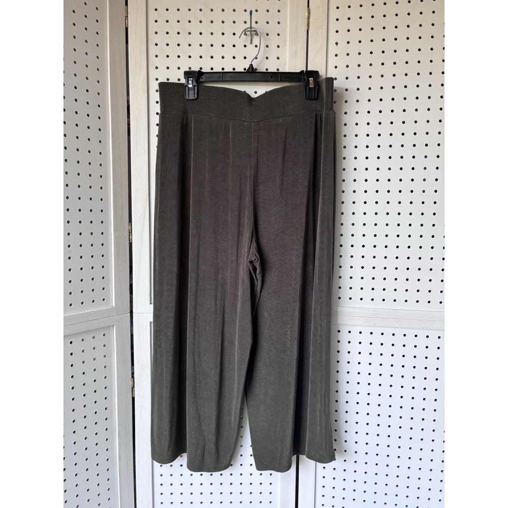 Chicos Travelers Pants 3 (XL)  Green Wide Leg Slinky Capri Crop Acetate Pull On‎